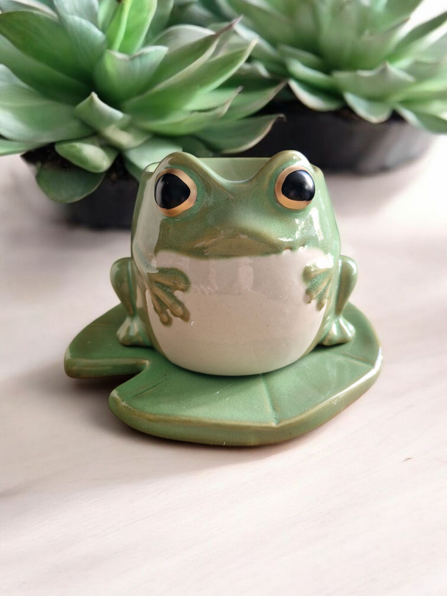 Frog Oil/Wax Burner On Lily Pad